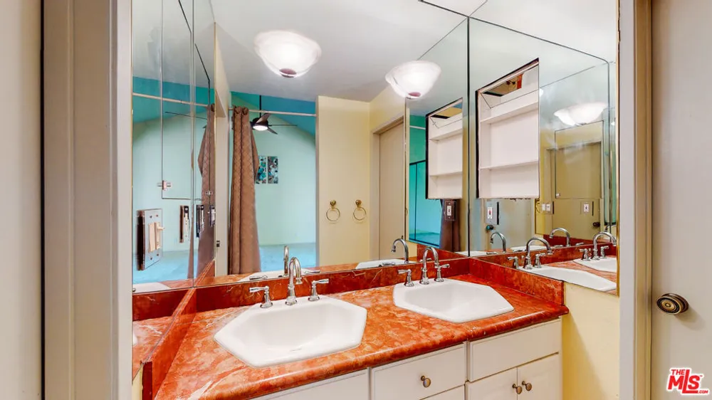 21821 BURBANK BOULEVARD #139 Woodland Hills, CA 91367