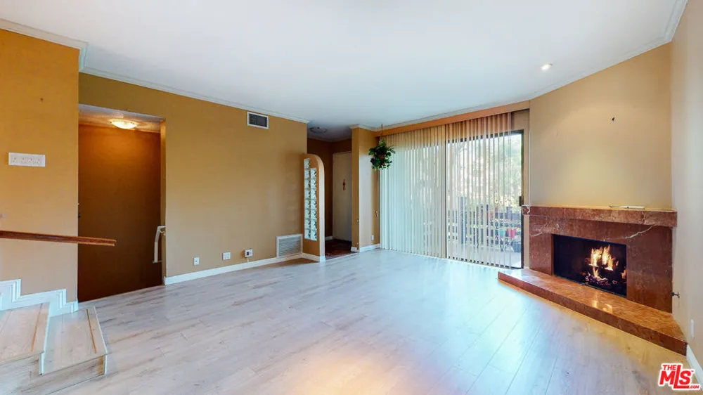 21821 BURBANK BOULEVARD #139 Woodland Hills, CA 91367