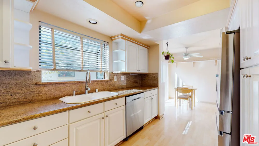 21821 BURBANK BOULEVARD #139 Woodland Hills, CA 91367