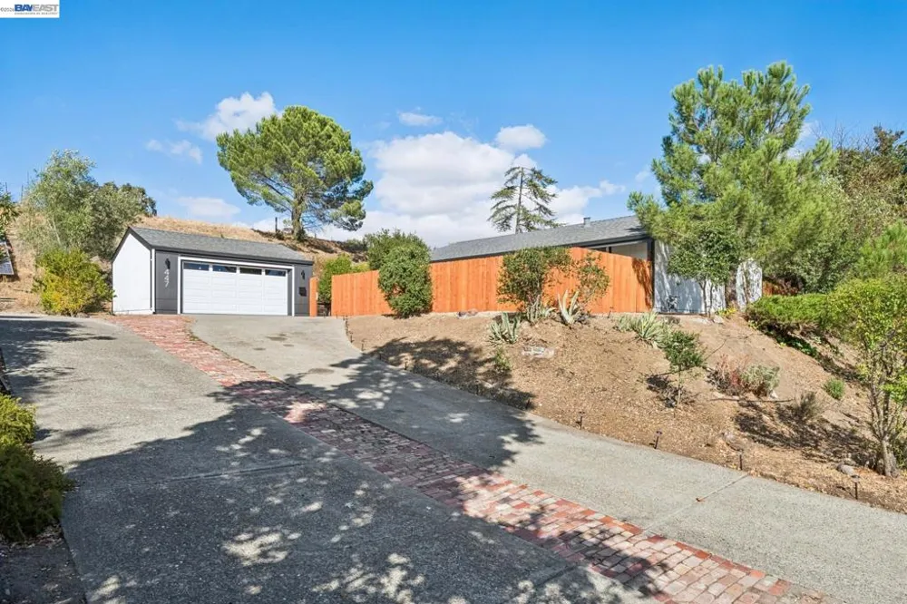 447 Estado Way Novato, CA 94945