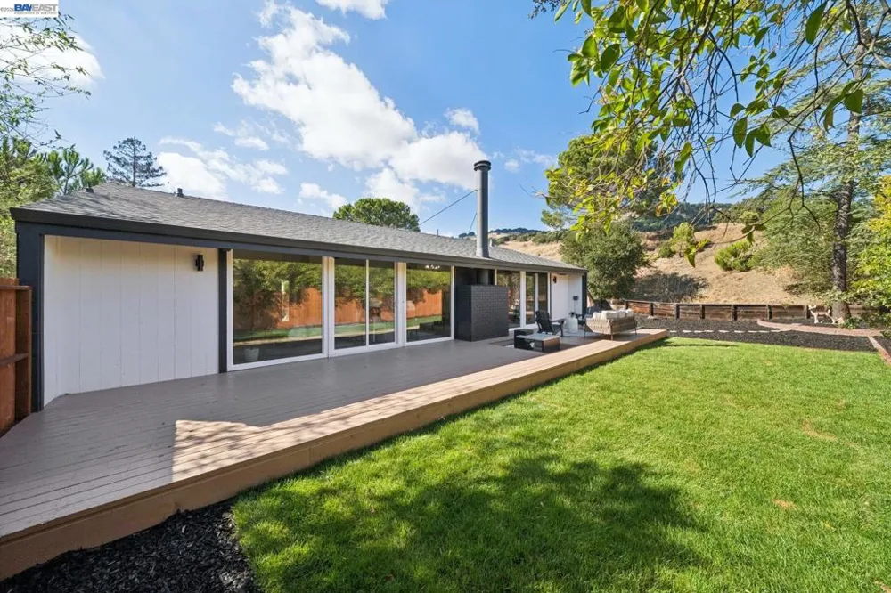 447 Estado Way Novato, CA 94945