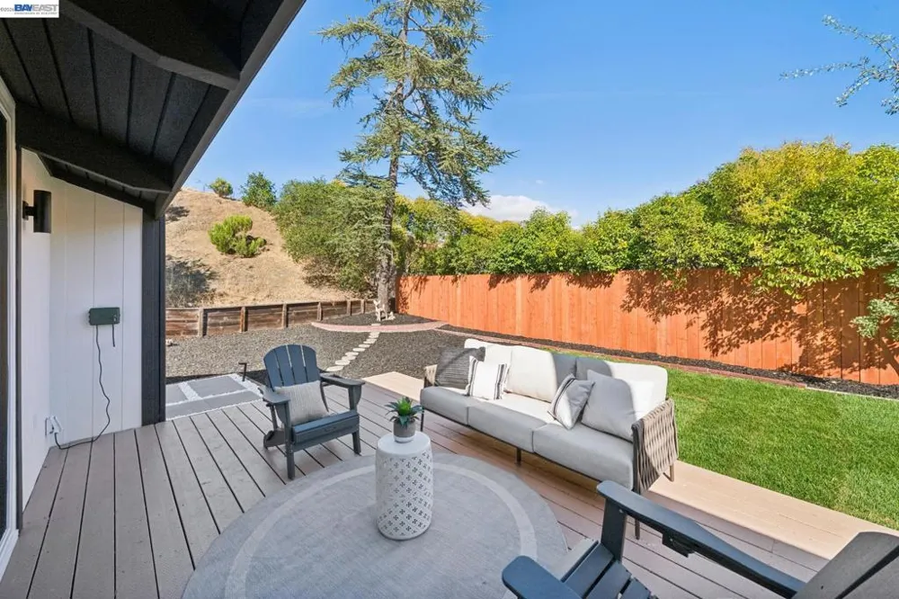 447 Estado Way Novato, CA 94945