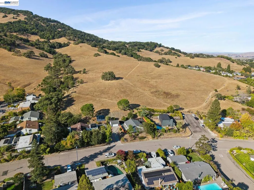 447 Estado Way Novato, CA 94945
