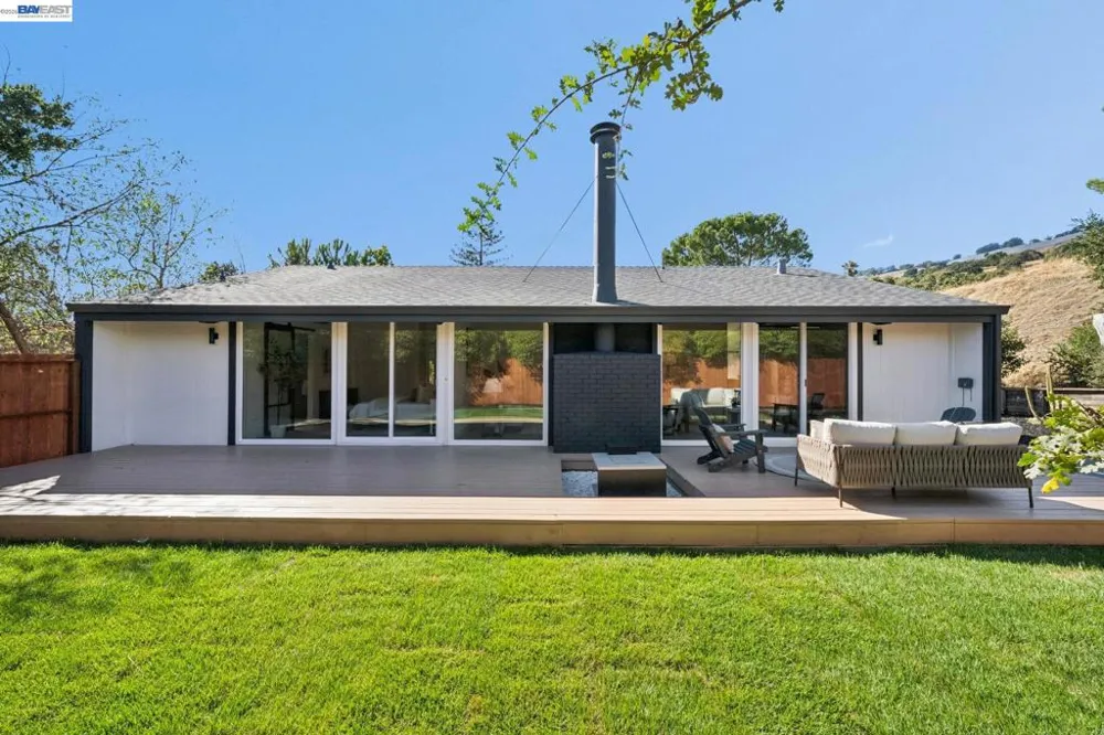 447 Estado Way Novato, CA 94945