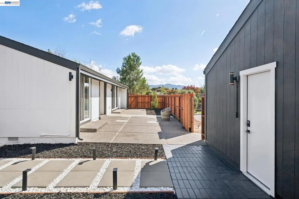 447 Estado Way Novato, CA 94945