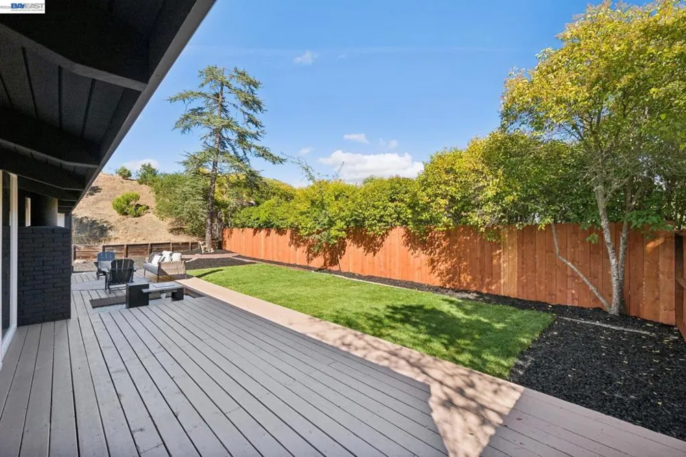 447 Estado Way Novato, CA 94945