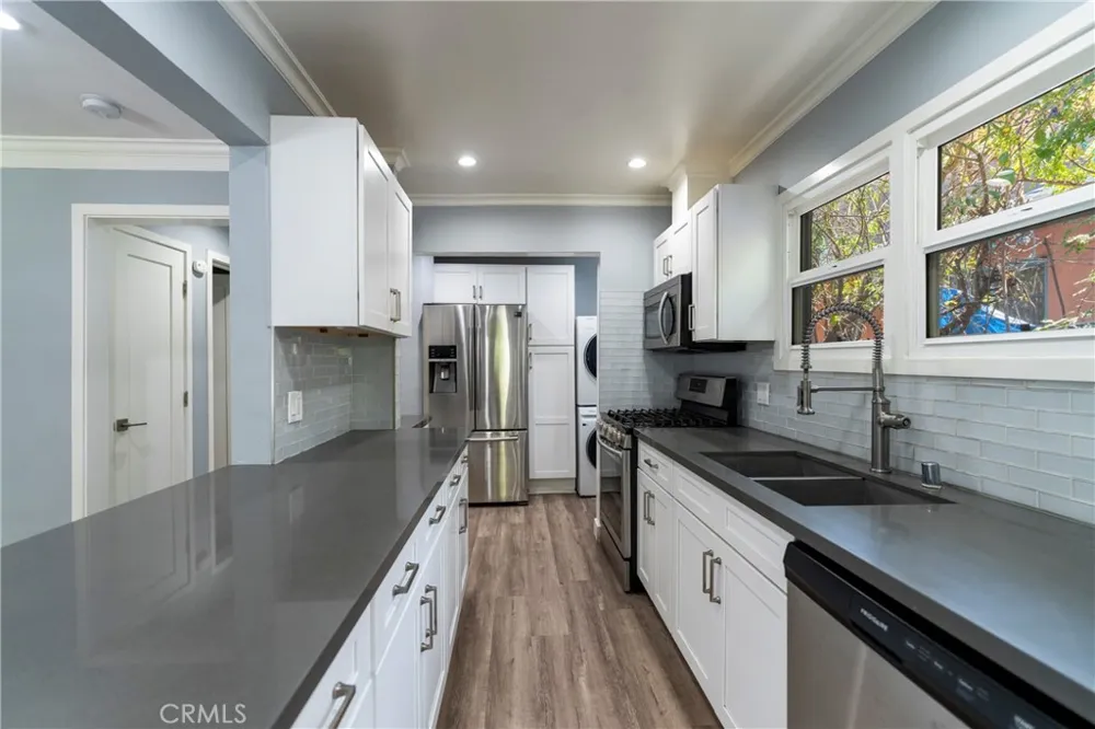 11938 Exposition Boulevard Los Angeles, CA 90064