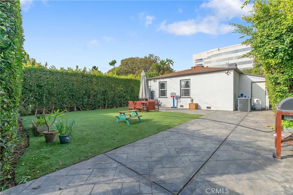 11938 Exposition Boulevard Los Angeles, CA 90064