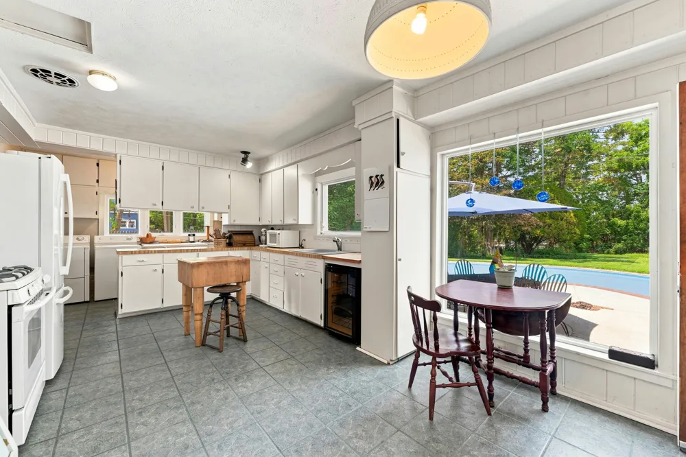 537 W Green Street Hastings, MI 49058