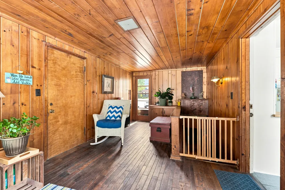 537 W Green Street Hastings, MI 49058
