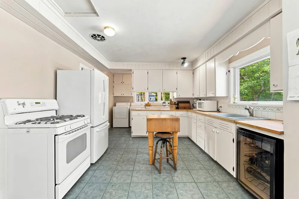 537 W Green Street Hastings, MI 49058