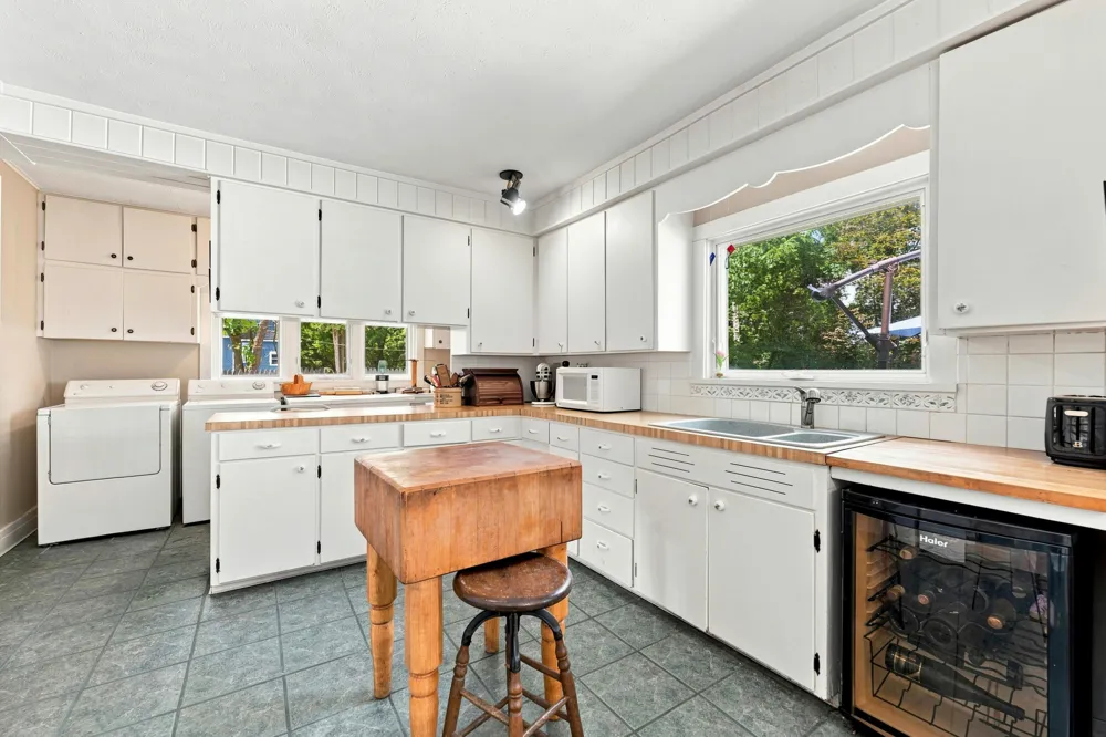 537 W Green Street Hastings, MI 49058