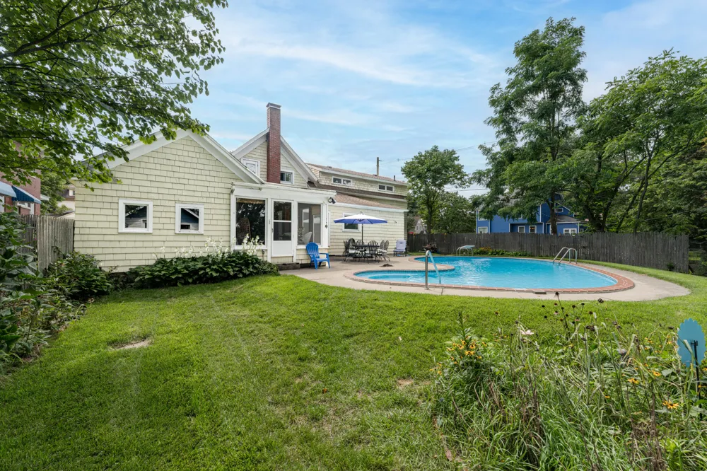 537 W Green Street Hastings, MI 49058