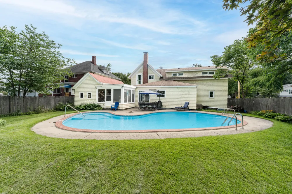 537 W Green Street Hastings, MI 49058