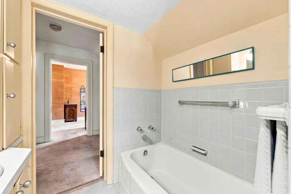 537 W Green Street Hastings, MI 49058