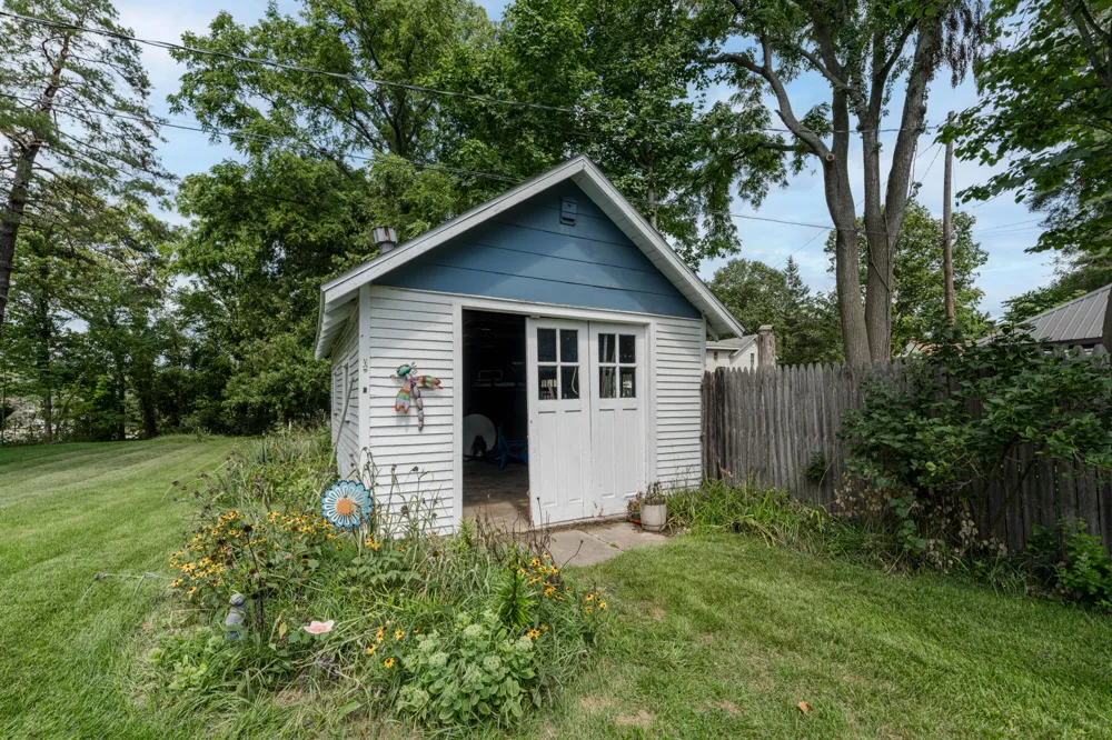 537 W Green Street Hastings, MI 49058