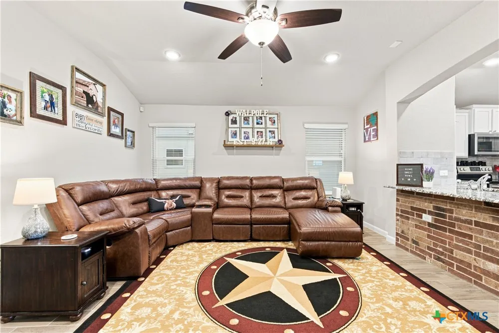 2298 Falcon Way New Braunfels, TX 78130