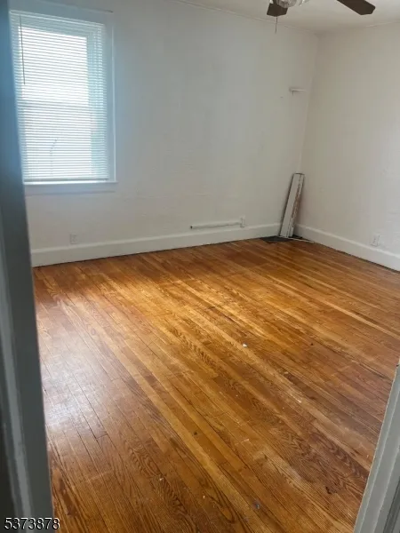 35 Chestnut Ave Irvington, NJ 07111