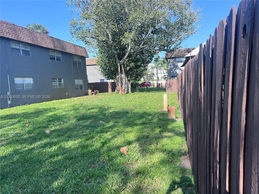 4651 NW 9th Dr #4651 Plantation, FL 33317