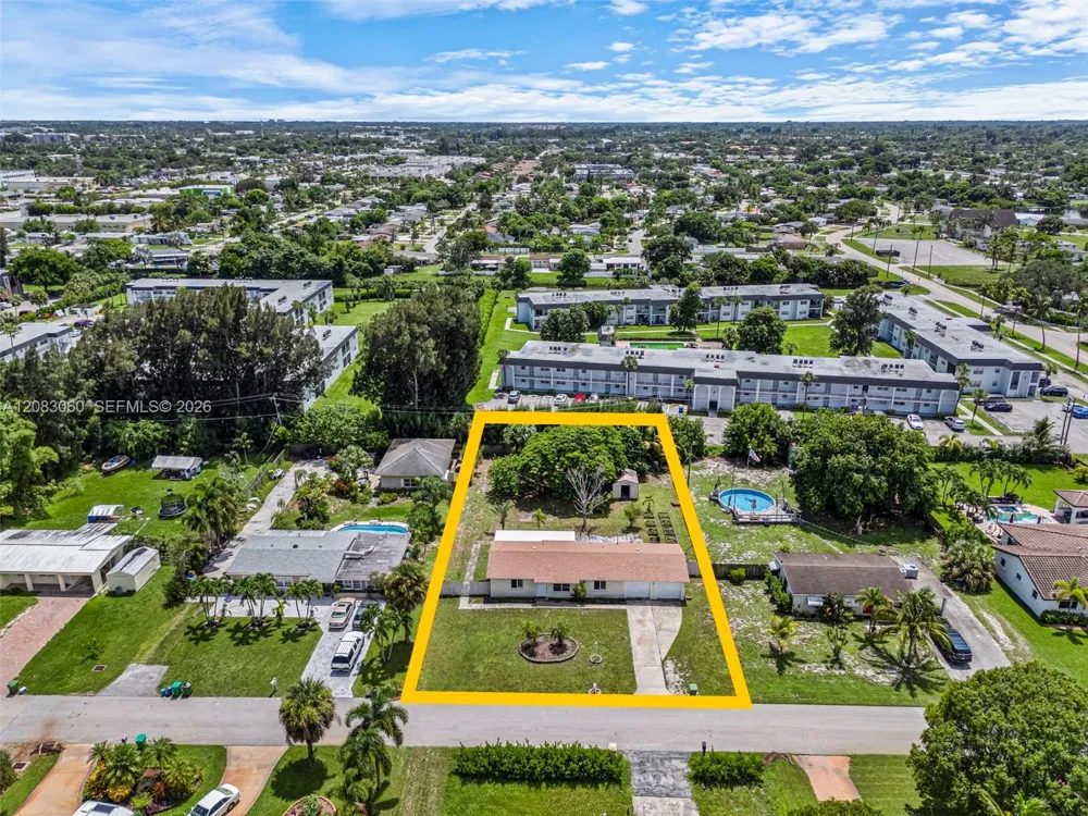 3180 Carol Ave Palm Springs, FL 33461