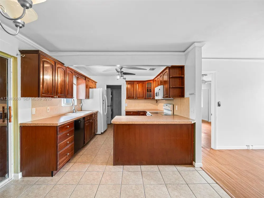 3180 Carol Ave Palm Springs, FL 33461
