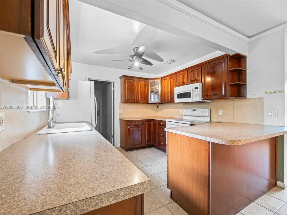 3180 Carol Ave Palm Springs, FL 33461