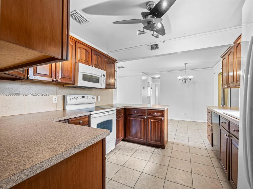 3180 Carol Ave Palm Springs, FL 33461