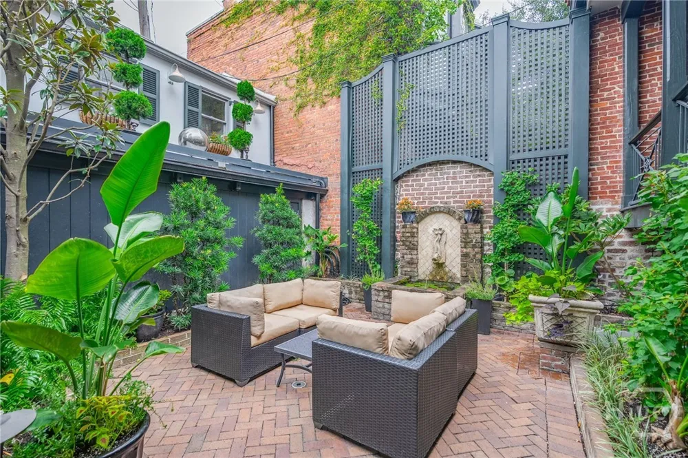 3 E Gordon Street Savannah, GA 31401