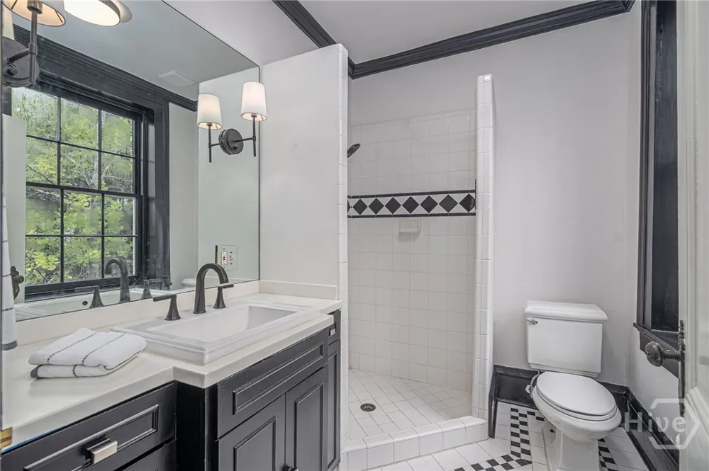 3 E Gordon Street Savannah, GA 31401
