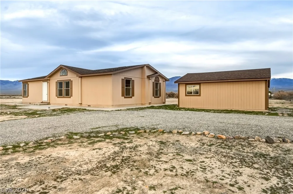 1340 W Bunarch Road Pahrump, NV 89060