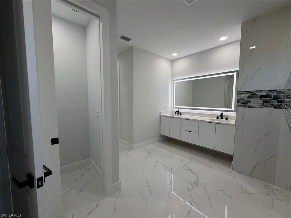 112 NE 6th Street Cape Coral, FL 33909