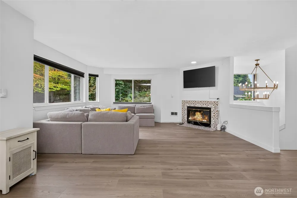 12730 15th Avenue NE Seattle, WA 98125