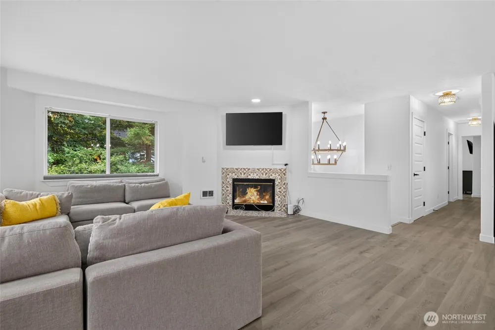 12730 15th Avenue NE Seattle, WA 98125