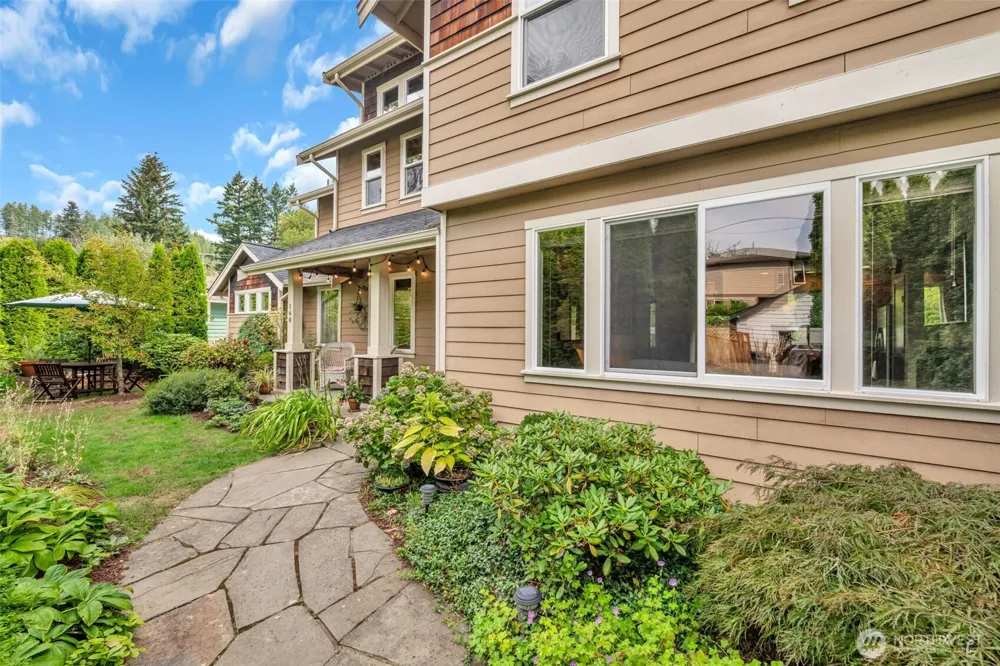 160 6th Avenue SE Issaquah, WA 98027