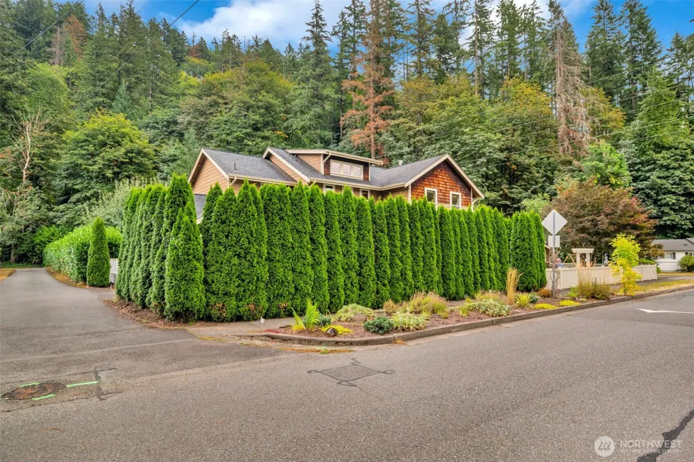 160 6th Avenue SE Issaquah, WA 98027