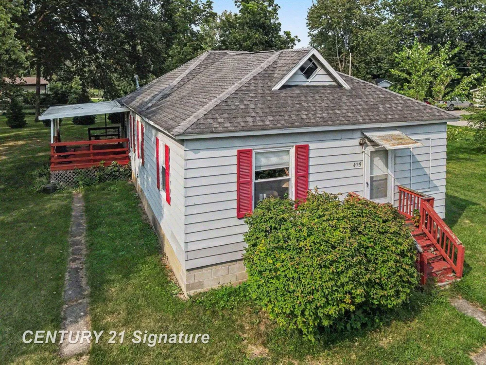 415 E Belle Avenue St Charles Village, MI 48655