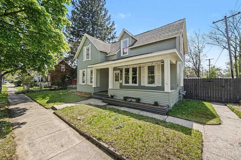 2269 Denmark Street Muskegon City, MI 49441