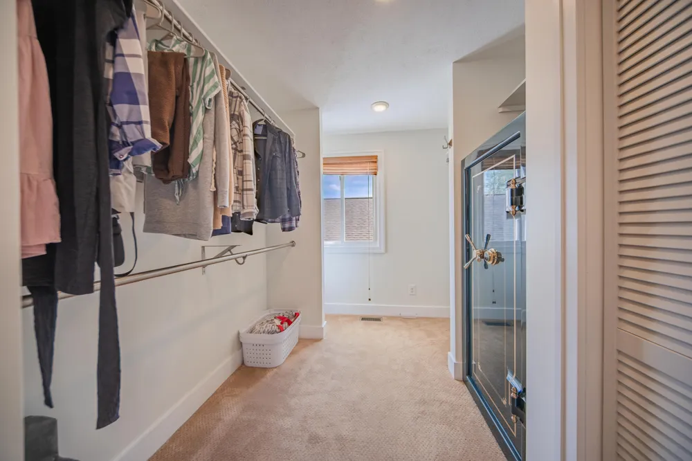 5065 Pine Drive Leoni Township, MI 49201