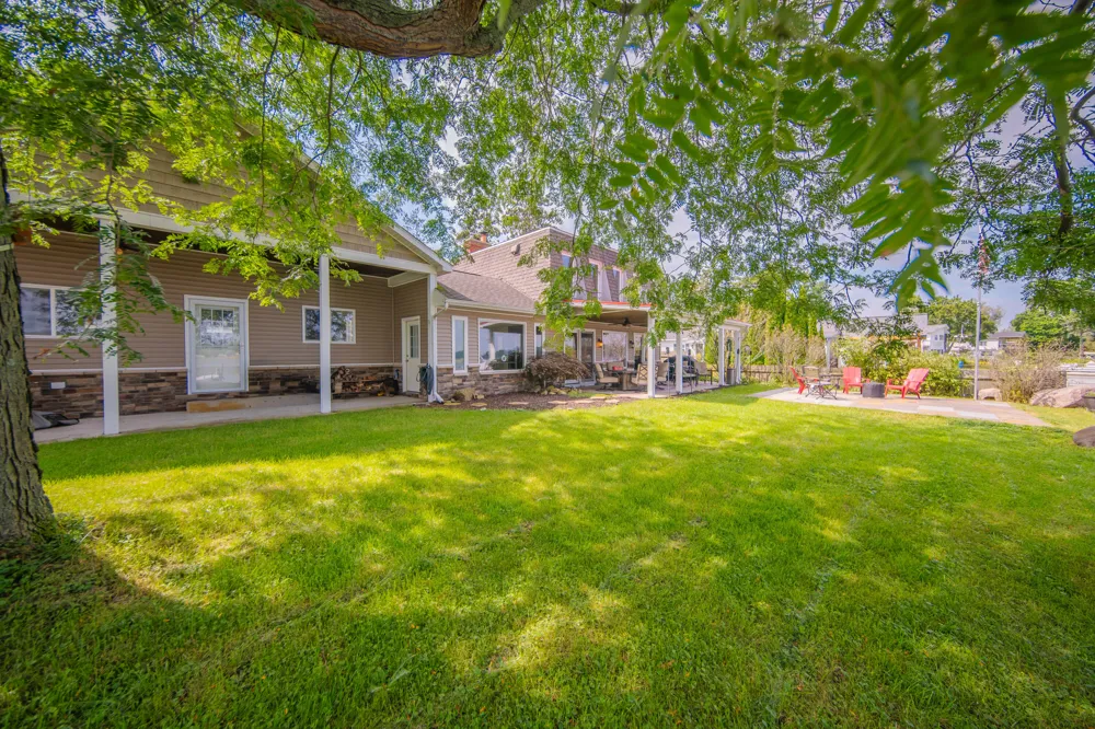 5065 Pine Drive Leoni Township, MI 49201