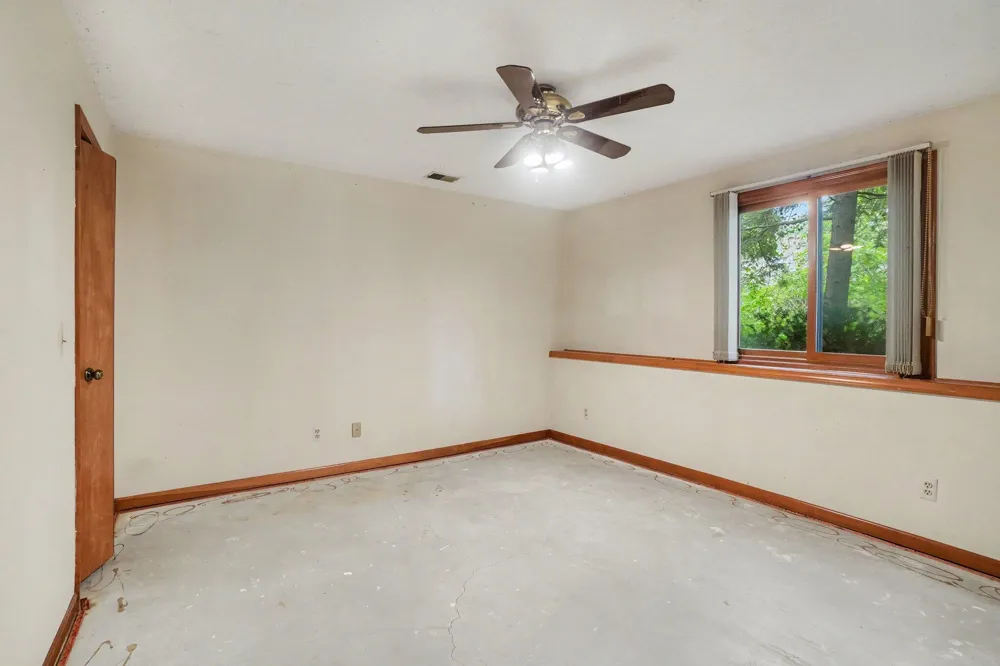 559 Spring Lane Holland City, MI 49423