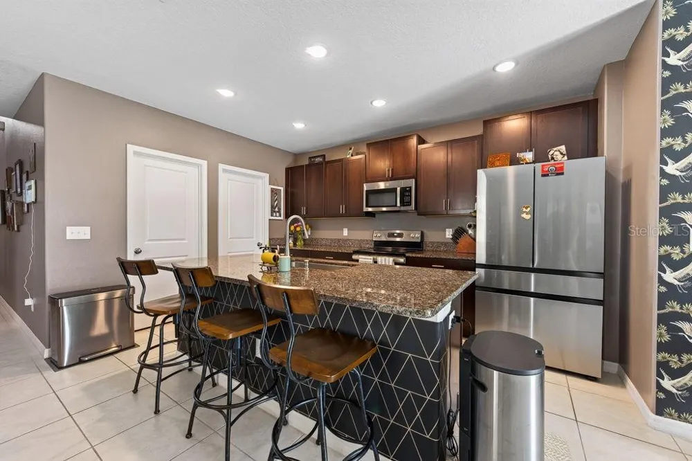 2148 SHINING AZUL WAY Lutz, FL 33558