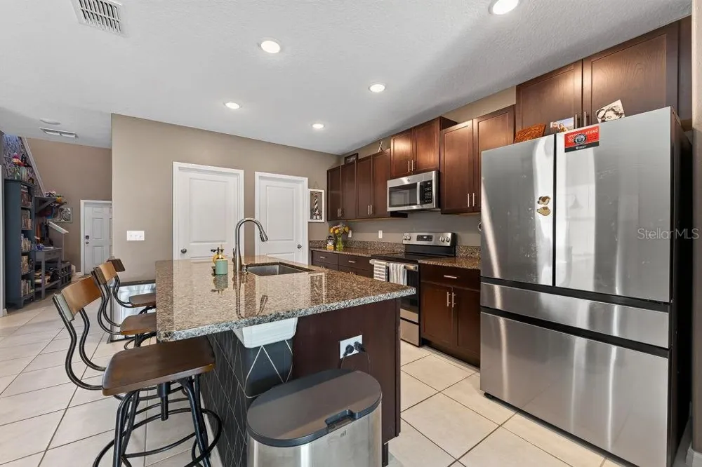 2148 SHINING AZUL WAY Lutz, FL 33558