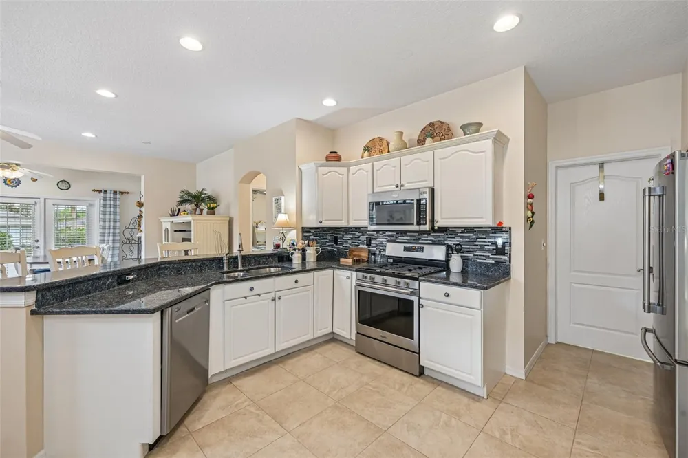 1230 HUNTINGTON GREENS DRIVE Sun City Center, FL 33573