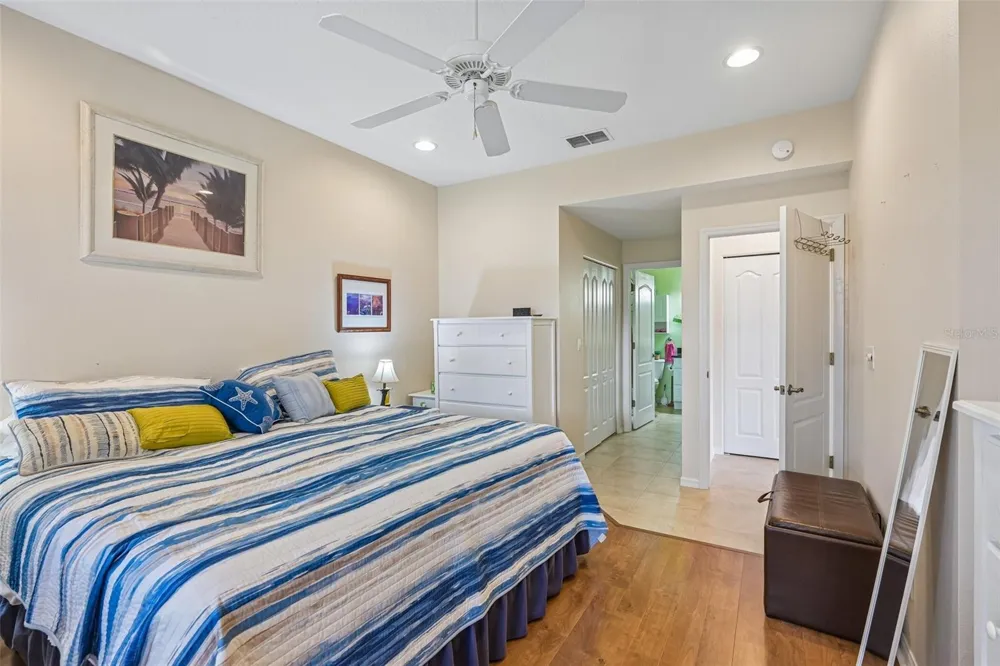 1230 HUNTINGTON GREENS DRIVE Sun City Center, FL 33573