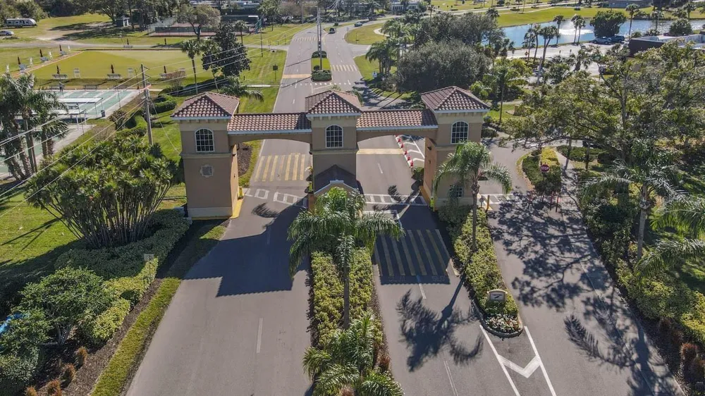 1230 HUNTINGTON GREENS DRIVE Sun City Center, FL 33573