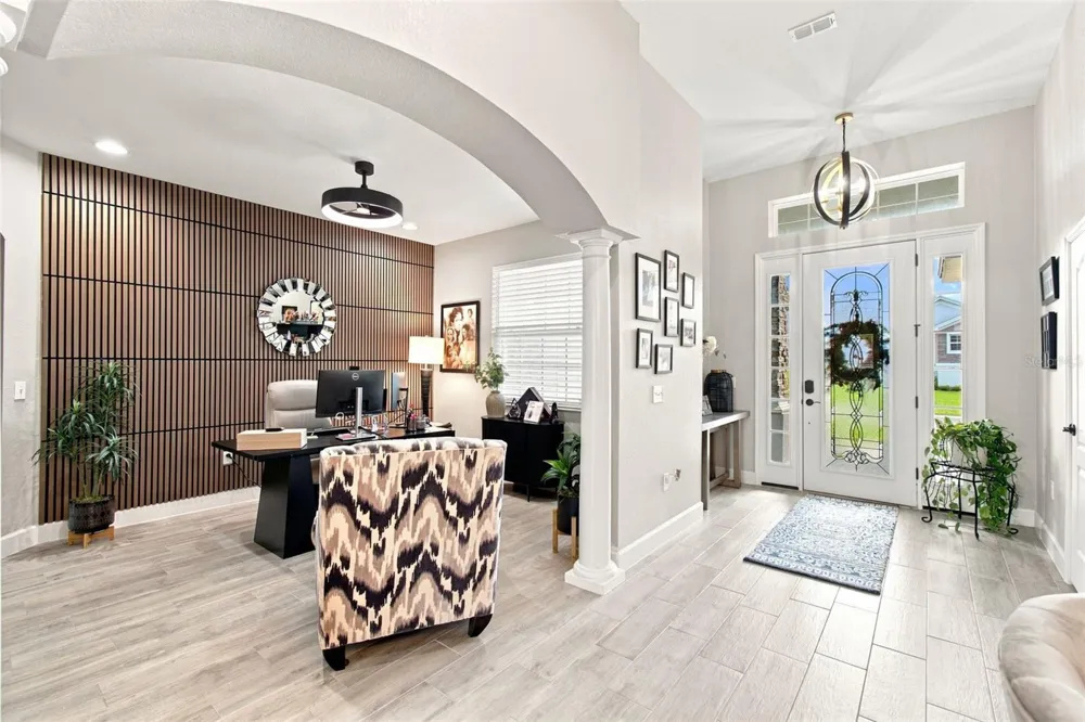 1072 WOODLAND OAKS DRIVE Lakeland, FL 33813