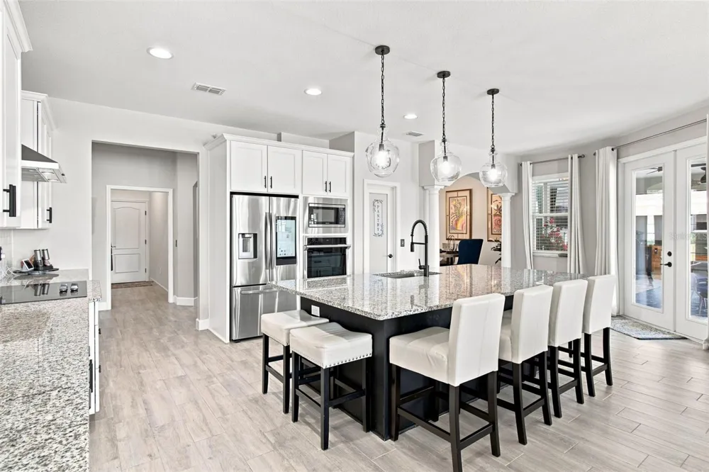 1072 WOODLAND OAKS DRIVE Lakeland, FL 33813