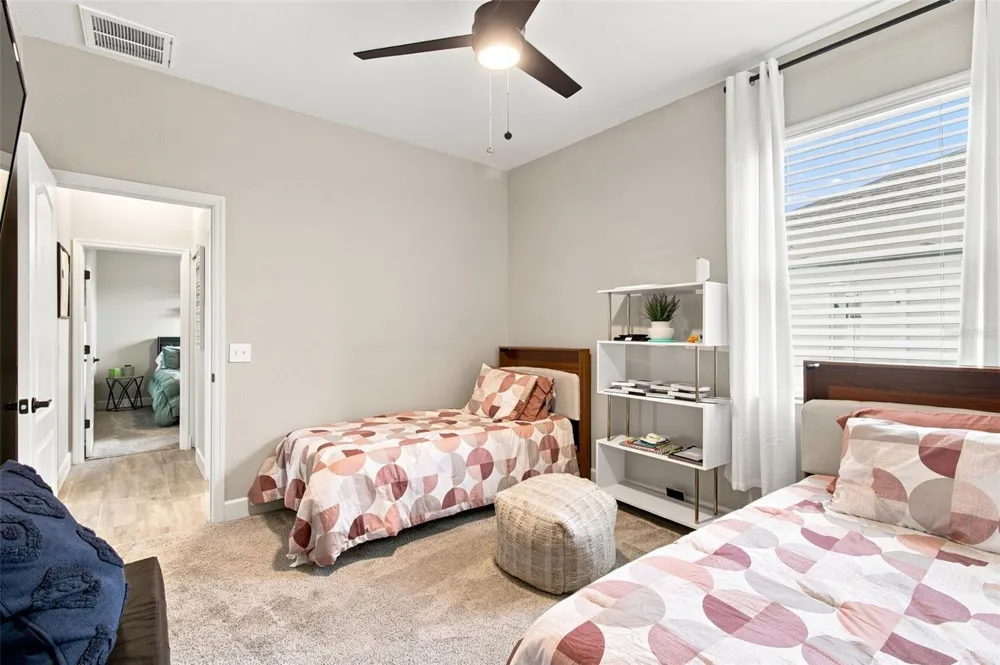 1072 WOODLAND OAKS DRIVE Lakeland, FL 33813