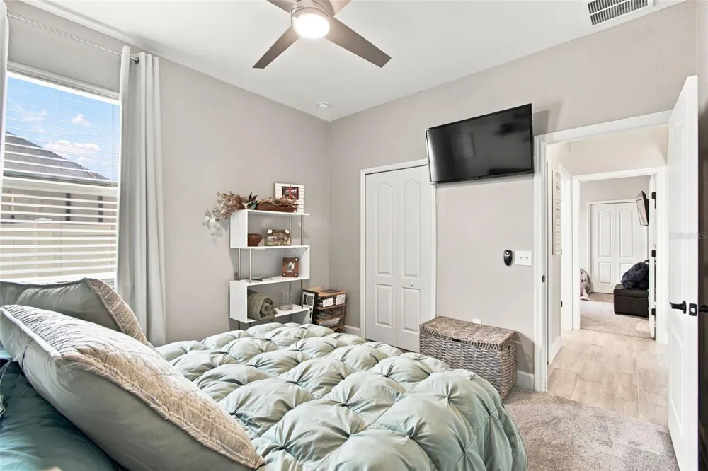 1072 WOODLAND OAKS DRIVE Lakeland, FL 33813
