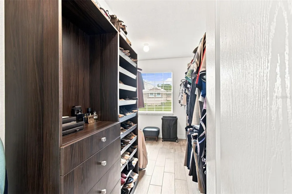 1072 WOODLAND OAKS DRIVE Lakeland, FL 33813